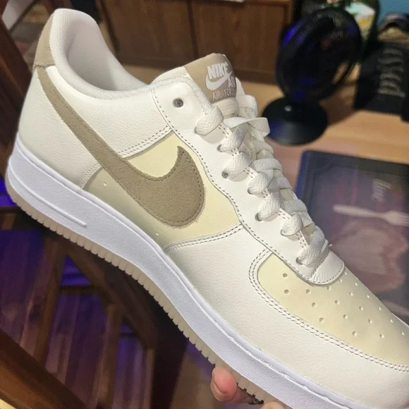 BRAND NEW WITHOUT TAGS NEVER WORN MENS AIR FORCE 1 KHAKI AND COCONUT SIZE 13 - Picture 3 of 8